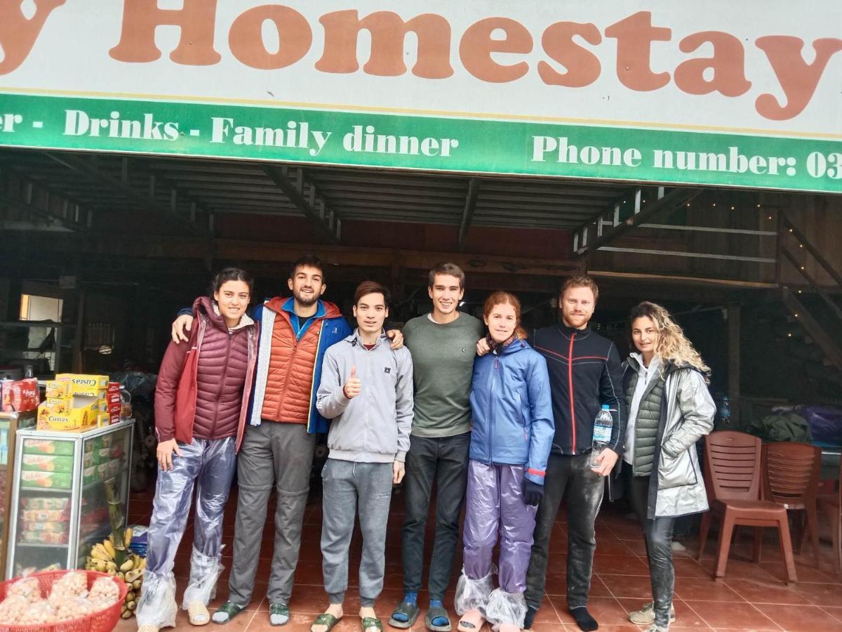Du Gia - Tay Homestay Làng Cac Стая снимка