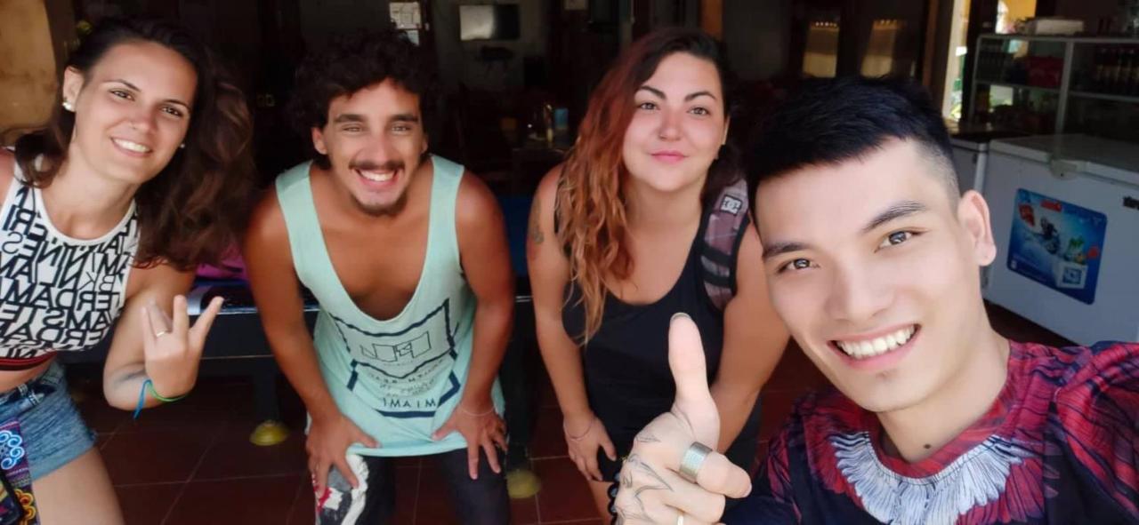 Du Gia - Tay Homestay Làng Cac Екстериор снимка