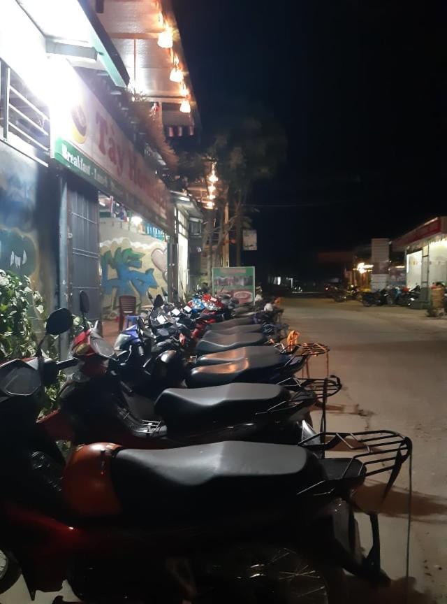 Du Gia - Tay Homestay Làng Cac Екстериор снимка